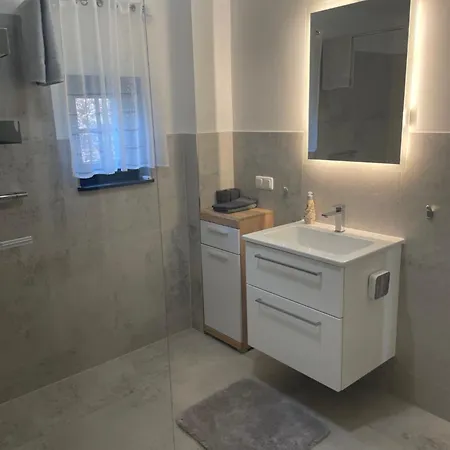 Schaeferstr 43 شقة *